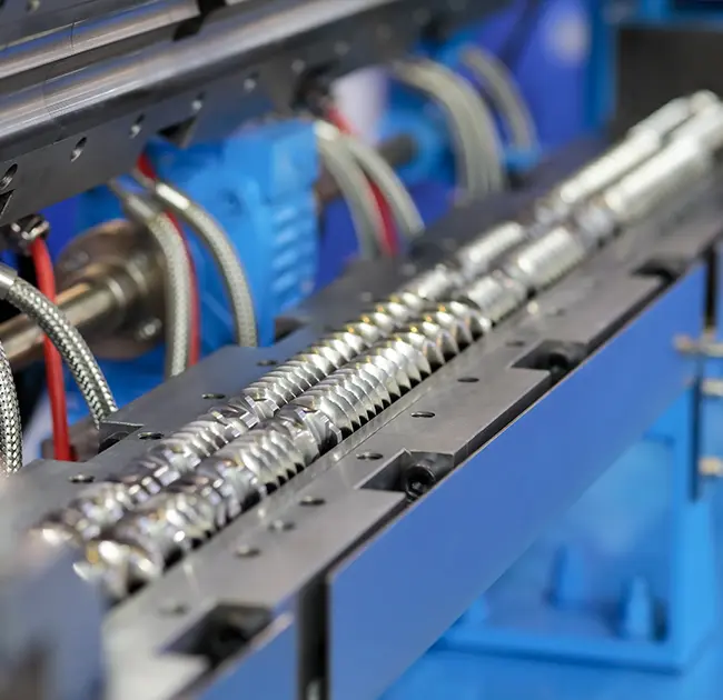 Кош винттүү пенопласт грануляторунун иштөө процесси жана иштөөсүнүн сактык чаралары